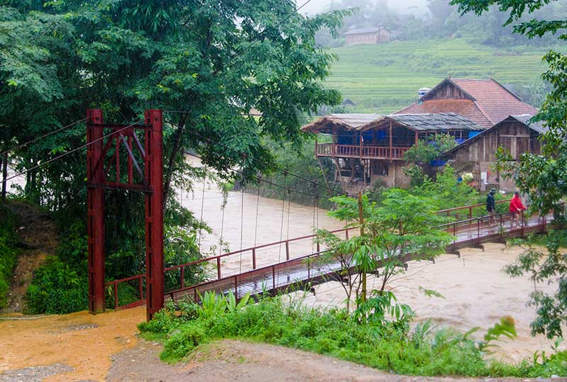 218 - Vietnam - Sapa - paisaje rio revuelto